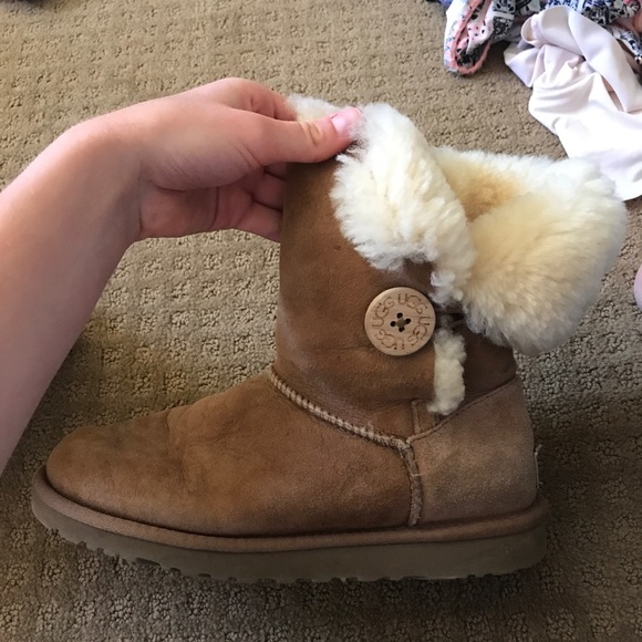 UGG BAILEY BOOT CHESNUT size 6 - Picture 3 of 6